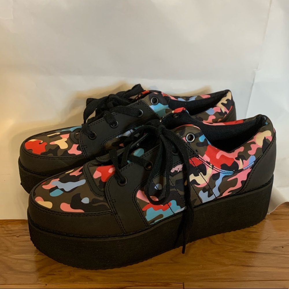 Rocket dog multicolored camo platform sneakers 8.5